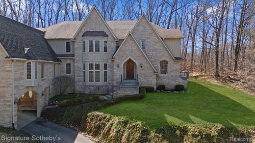 6705 College Park, Clarkston, MI, 48346-1067 | Card Image