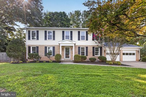 10101 Nadine Dr, Vienna, VA, 22181-4049 | Card Image