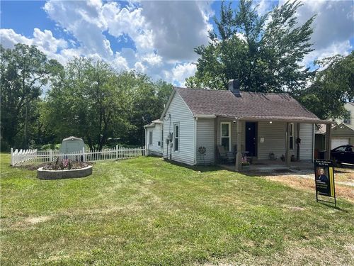 508 3rd St, Belton, MO, 64012-2528 | Card Image