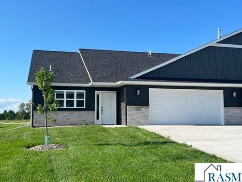 200 Connie Ln E, Eagle Lake, MN, 56024-7519 | Card Image