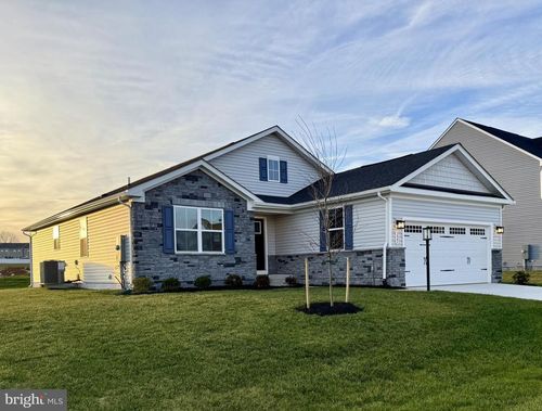 225 Caracas Blvd, MARTINSBURG, WV, 25403 | Card Image