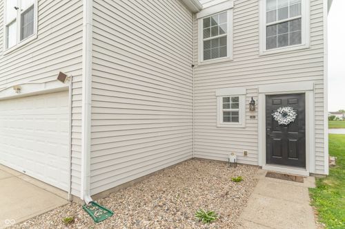 910 Highpointe Blvd, Shelbyville, IN, 46176-2452 | Card Image