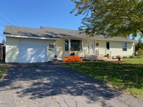 205 Suffolk Dr, Hoyt Lakes, MN, 55750-1221 | Card Image