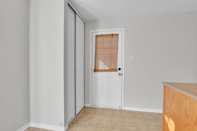 10 - 811 Longfields Dr, Condo with 2 bedrooms, 3 bathrooms and 2 parking in Nepean ON | Image 4