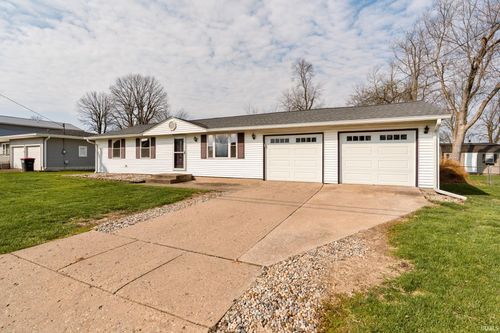 817 S Wood St, Brookston, IN, 47923-8109 | Card Image