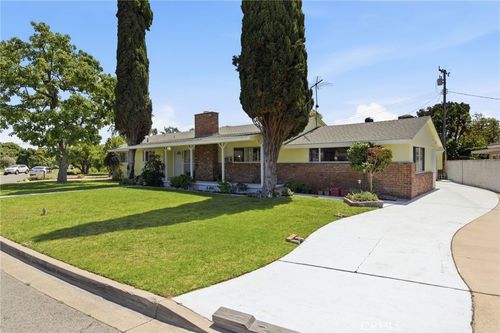10172 Edgewood Ln, Garden Grove, CA, 92840-1812 | Card Image