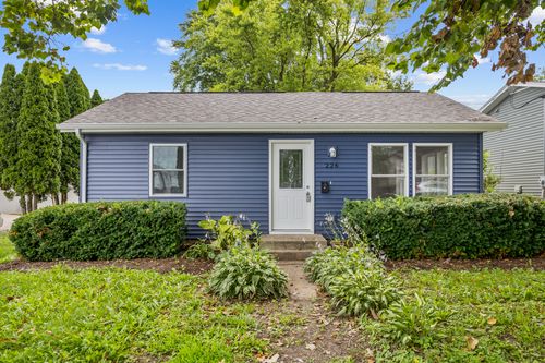 226 Stiles St, Genoa, IL, 60135-1327 | Card Image