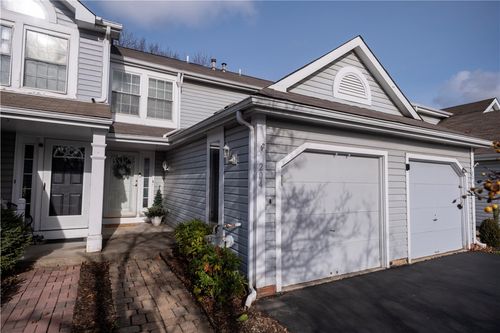 204 Clearbrook Ct, Cranberry Twp, PA, 16066-5622 | Card Image