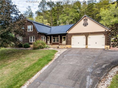 549 Rocky Step Rd, Scott Depot, WV, 25560-8919 | Card Image