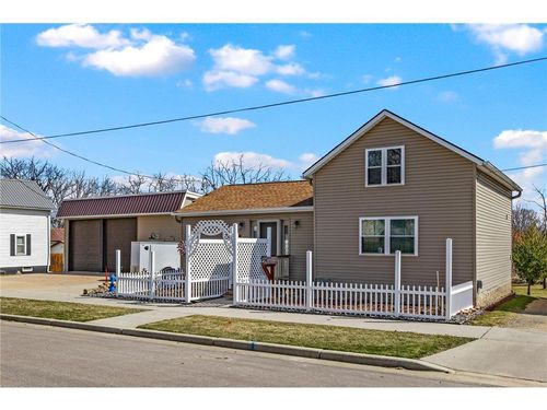 1716 Kilbourn Avenue Avenue, TOMAH, WI, 54660 | Card Image
