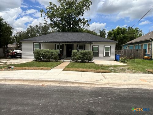1210 N Milam St, Seguin, TX, 78155-3720 | Card Image