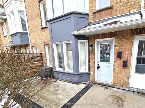 89-151 Townsgate Dr, Thornhill, ON, L4J8J7 | Card Image