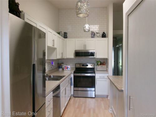 3-62622 Raleigh Ct, South Lyon, MI, 48178-1731 | Card Image