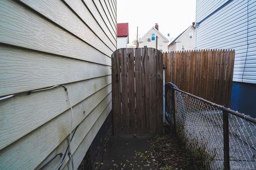 80 90th Ave, Woodhaven, NY, 11421-2430 | Card Image