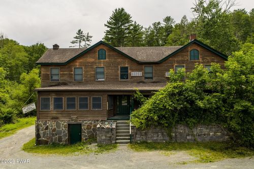 696 Route 590, Lackawaxen, PA, 18435-9622 | Card Image