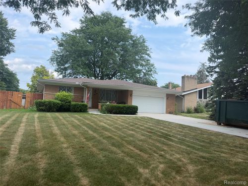 37660 Maas Drive, Sterling Heights, MI, 48312 | Card Image