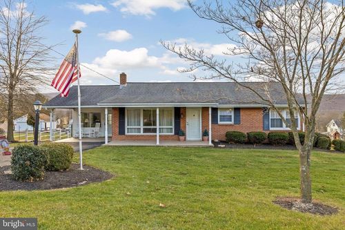 1420 N 2nd St, LYKENS, PA, 17048-9440 | Card Image