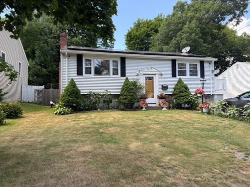 39 Central St, Brockton, MA, 02301-5710 | Card Image