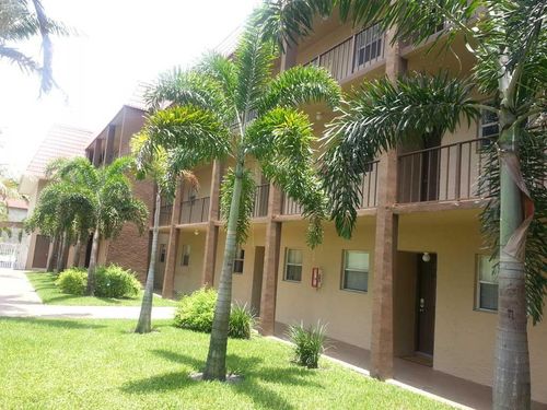 115-120 Sparrow Dr, Royal Palm Beach, FL, 33411-1678 | Card Image