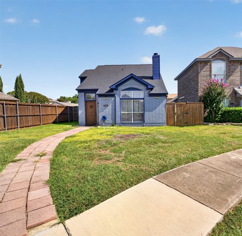 1925 Pinecrest Dr, Carrollton, TX, 75010-4038 | Card Image