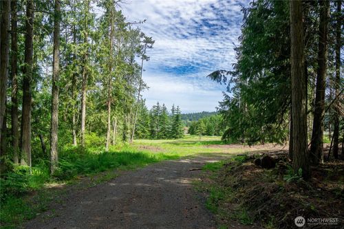 136 Bonneville Ln, Sequim, WA, 98382-7165 | Card Image