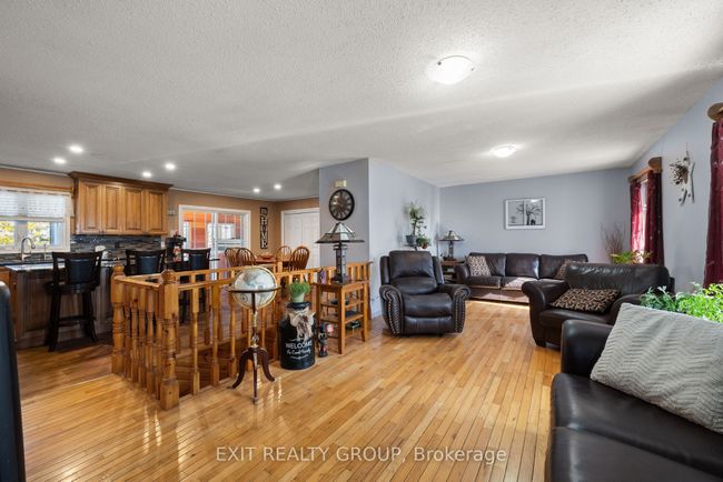 325 County Rd 30, House other with 2 bedrooms, 2 bathrooms and 25 parking in Bloomfield ON | Image 7