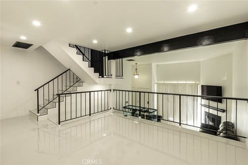 5-21137 Lassen St, Chatsworth, CA, 91311 | Card Image