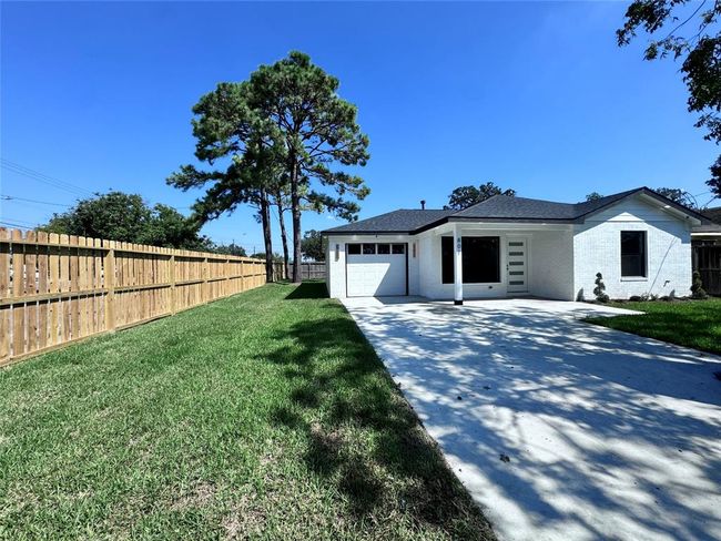 801 Woodard St, House other with 3 bedrooms, 2 bathrooms and null parking in Houston TX | Image 10