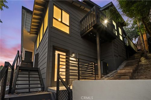 3947 Sumac Dr, Sherman Oaks, CA, 91403-4639 | Card Image