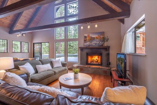 13552 Davos Dr, Truckee, CA, 96161-6579 | Card Image