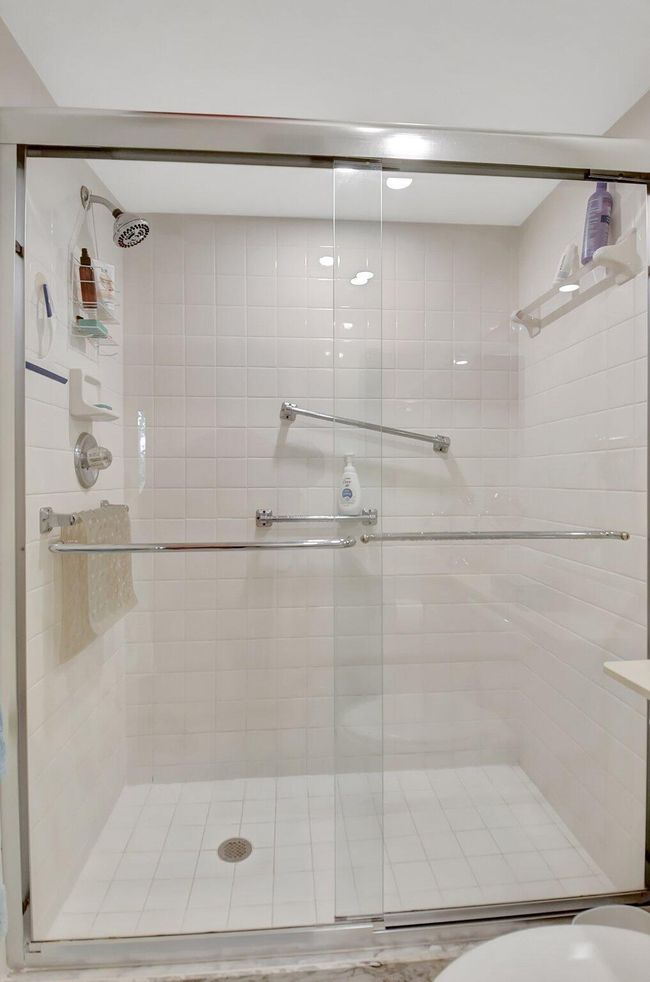 APT-306 - 7770 Tahiti Ln, Condo with 2 bedrooms, 2 bathrooms and null parking in Lake Worth FL | Image 17