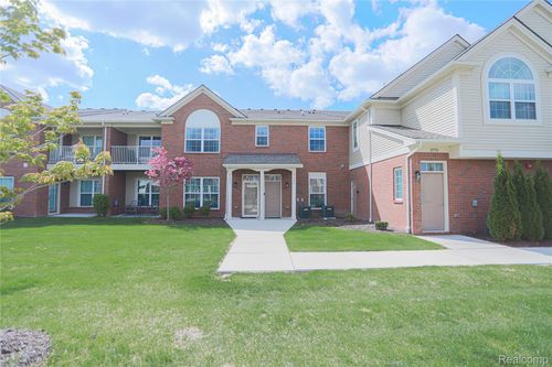 21984 Andover Dr, Macomb, MI, 48042-3862 | Card Image