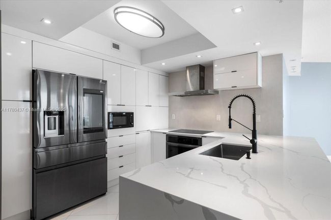 UNIT-1202 - 200 Sunny Isles Blvd, Condo with 3 bedrooms, 2 bathrooms and null parking in Sunny Isles Beach FL | Image 31