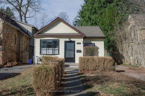 945 Colborne St, London, ON, N6A4A5 | Card Image
