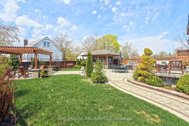 2 Highland Hill, House other with 6 bedrooms, 5 bathrooms and 4 parking in North York ON | Image 18