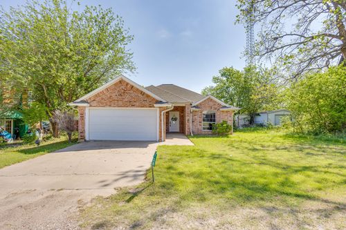 108 S Douglas St, Covington, TX, 76636 | Card Image