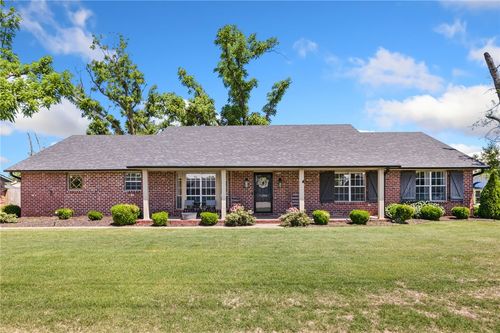 2503 W Oak St, Rogers, AR, 72758-3945 | Card Image