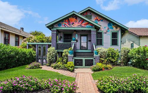2524 Avenue Q 1/2, Galveston, TX, 77550-8000 | Card Image