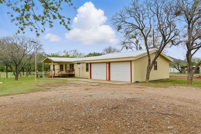 Main House with Garage | Image 7
