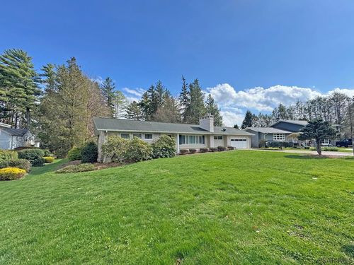 303 Resty Ct, Johnstown, PA, 15905-1643 | Card Image