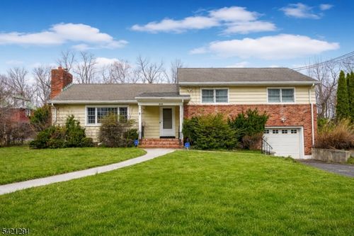 811 Field Ave, Plainfield, NJ, 07060-2314 | Card Image