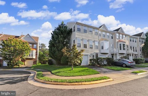 6239 Frosty Winter Ct, CENTREVILLE, VA, 20120-6017 | Card Image