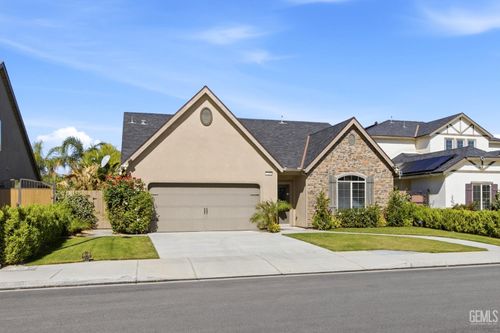 7209 Rochester Ct, Bakersfield, CA, 93311-4570 | Card Image