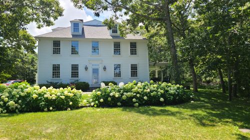 966 Main St, Vineyard Haven, MA, 02568-5104 | Card Image