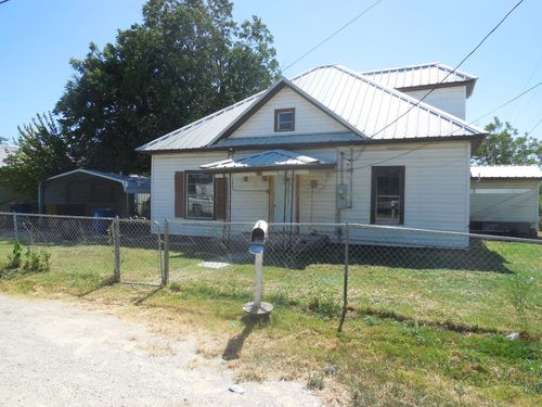 420 S Marston St, Ranger, TX, 76470-1926 | Card Image