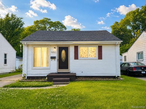 21485 Atlantic Avenue, Warren, MI, 48091 | Card Image