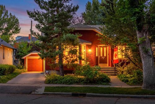 525 Alexander Cres Nw, Calgary, AB, T2M4B3 | Card Image
