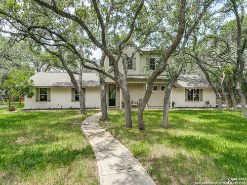 135 Canyon Creek Dr, Hollywood Park, TX, 78232-1303 | Card Image