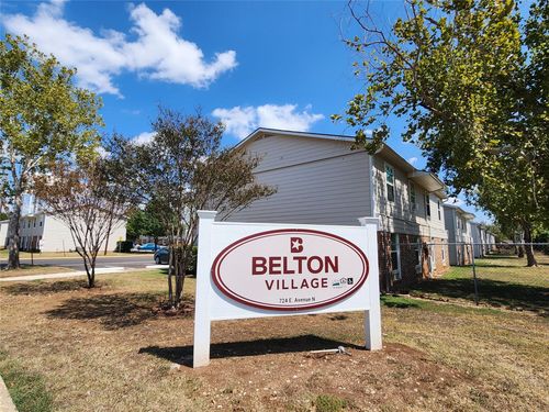724 E Avenue N, Belton, TX, 76513-7906 | Card Image