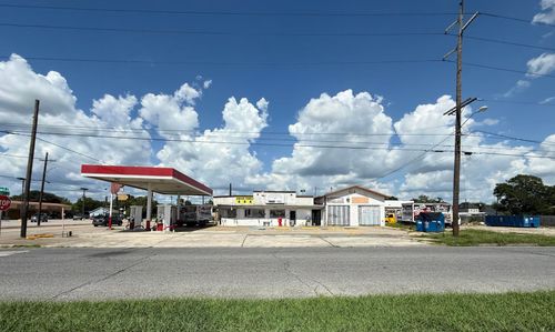 1695 College St, Beaumont, TX, 77701-4206 | Card Image